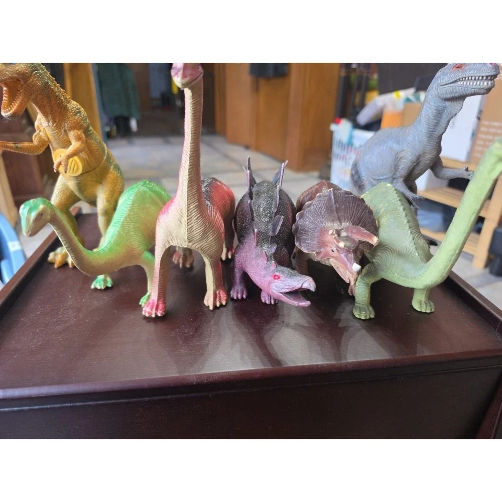 Vtg Dinosaur Toy Lot Set of 7 -‎ Assorted Figures for Kids & Collectors